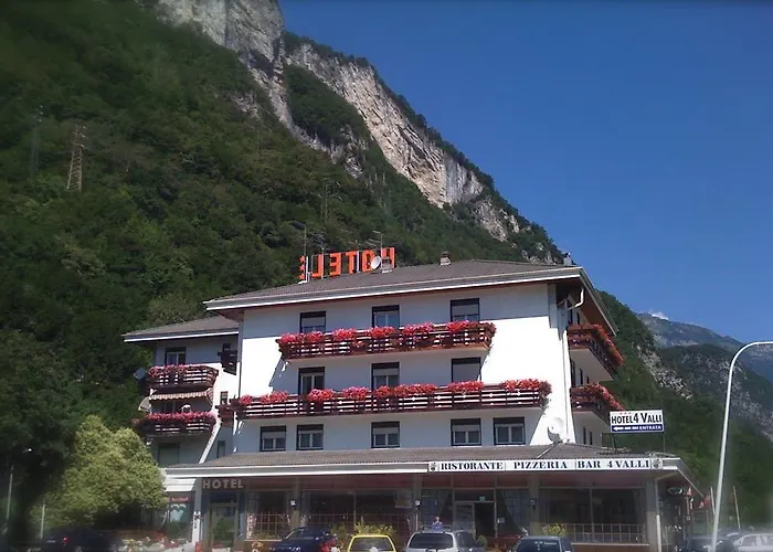 Quattro Valli فندق لونجاروني
